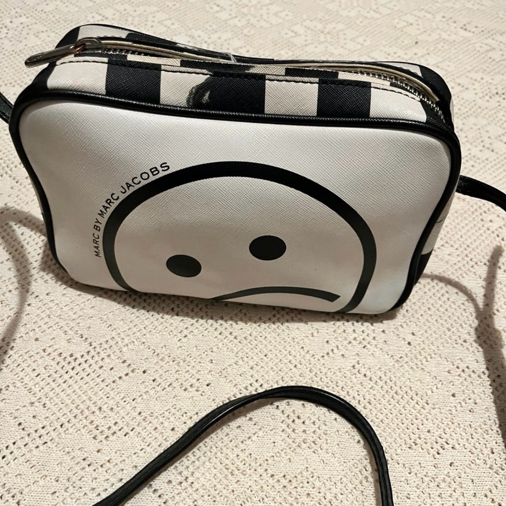 Marc By Marc Jacobs Unsmiley Sally Crossbody Bag !Rare! - Picture 3 of 9